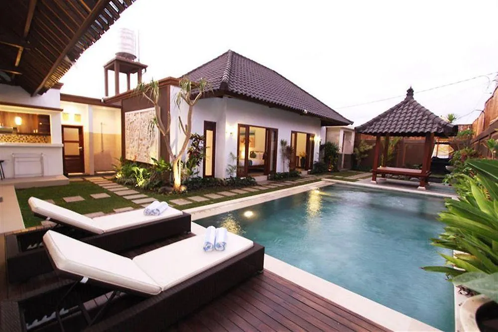 Tanjung Villa Seminyak 4*,
